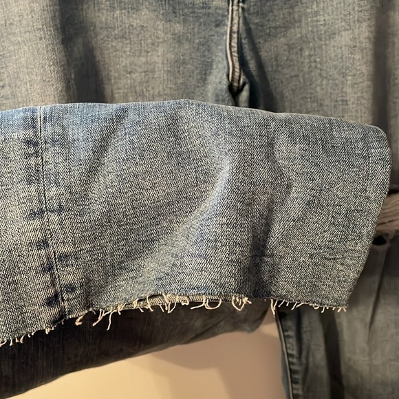 Express 18S Modern Straight Super High Rise Distressed Blue Jeans NWT - Picture 5 of 7